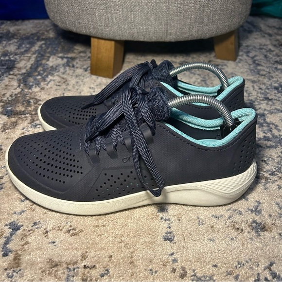 Crocs LiteRide Pacer Navy Blue Insulated Lace-zip Sneakers Size 8 - Picture 2 of 9